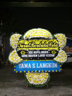 Papan Bunga Duka di Sambung Jawa